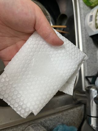 부직포나라 중금속유해물질ZERO 뜯어쓰는 주방 일회용수세미 60매 2매 — 5점을 준 리뷰어가 2022년 11월 올린 사용 사진