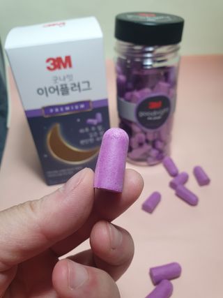 3M 소음방지 수면 귀마개 굿나잇 이어플러그 오렌지/퍼플 50쌍 — 5점을 준 리뷰어가 2023년 7월 올린 사용 사진