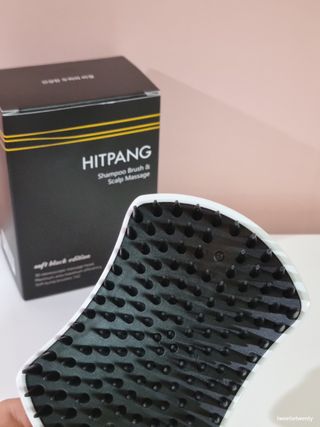 온가족 시원한샴푸 깨끗한두피 샴푸브러쉬 두피스케일링 히트팡블랙에디션 — 5점을 준 리뷰어가 2021년 8월 올린 사용 사진