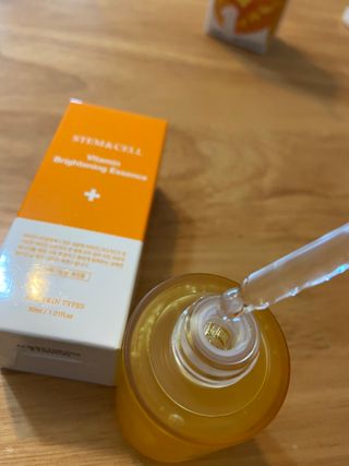 체르엠 스템앤셀 비타민 브라이트닝 에센스 30ml 1개 — 3.5점을 준 리뷰어가 2021년 10월 올린 사용 사진