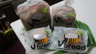 롯데제과 Vbread 포카치아식빵1개 + 미니식빵 1개 + 머핀 2개 세트 — 3.5점을 준 리뷰어가 2021년 9월 올린 사용 사진