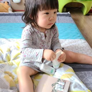 mom e 맘이 내추럴 베이비 케어 크림+바디오일 — 5점을 준 리뷰어가 2021년 1월 올린 사용 사진