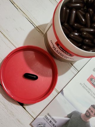 Swisse 스위스 고함량 프로폴리스 2,000mg 210정 — 5점을 준 리뷰어가 2021년 11월 올린 사용 사진