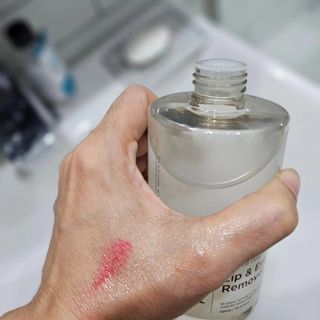 [후르디아] 눈시림없는 올영 립앤아이 리무버 — 4점을 준 리뷰어가 2023년 10월 올린 사용 사진