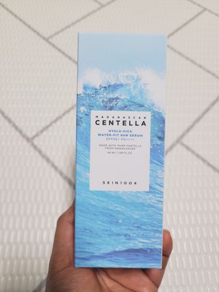 [스킨1004] 마다가스카르 센텔라 히알루-시카 워터핏 선세럼 50ml — 5점을 준 리뷰어가 2024년 5월 올린 사용 사진