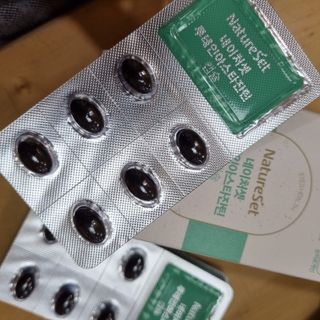 네이처셋 루테인 아스타잔틴 캡슐 1개월분 — 5점을 준 리뷰어가 2021년 6월 올린 사용 사진