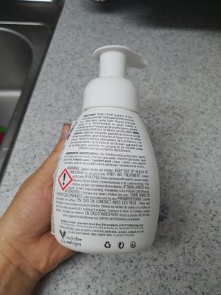 에티튜드 천연 젖병세정제 무향 아토베이비 폼타입 (295ml) 천연 친환경 비건 — 5점을 준 리뷰어가 2022년 8월 올린 사용 사진