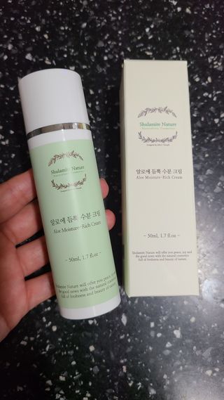 술람미네이처 자연주의 화장품ㅣ속보습 충전 + 민감/트러블 피부 진정 - 알로에 듬뿍 수분 크림 50ml — 5점을 준 리뷰어가 2022년 6월 올린 사용 사진