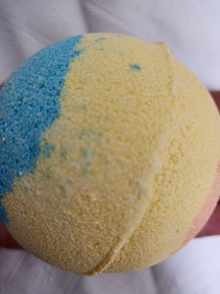 소담스퀘어 상암 Evreryday Bath Bomb Day7(에브리데이 배쓰밤 데이7) / 7종 중 2종 랜덤발송 — 5점을 준 리뷰어가 2022년 11월 올린 사용 사진
