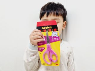 3M 스카치 어린이 양손 가위 블루/핑크색상 + 어린이 양면테이프 — 4점을 준 리뷰어가 2024년 3월 올린 사용 사진