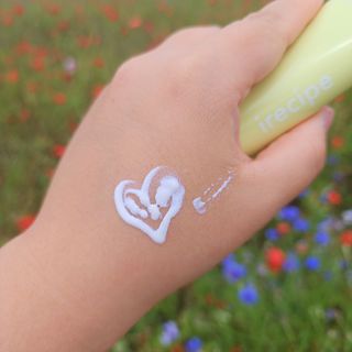 아이레시피 마일드시카 브라이트닝 업 선스크린 SPF50+ PA++++ — 5점을 준 리뷰어가 2023년 5월 올린 사용 사진