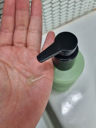 프리마인 메이크업과 들뜨는 각질까지 한방에 깐달걀로! 순하기까지한 셀베이스 그린티클렌저(200ml) — 5점을 준 리뷰어가 2023년 1월 올린 사용 사진