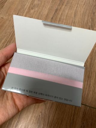 [갸스비] 메이크업은 그대로, 피지만 쏙 - BB킵 오일컨트롤 파우더 페이퍼 — 5점을 준 리뷰어가 2021년 6월 올린 사용 사진