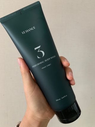 르핸스 퍼포밍 3 바디워시 비반트포렛/베티버포그 — 5점을 준 리뷰어가 2022년 12월 올린 사용 사진