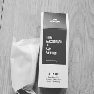 제이제이바이오 허브마사지바 올인원 알약비누 — 4점을 준 리뷰어가 2022년 3월 올린 사용 사진