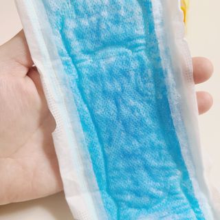 에어퀸 뉴브레스 유기농 생리대 4종 (팬티라이너 20P + 중형 10P + 대형 10P + 오버나이트 8P)_체험단 2차 — 5점을 준 리뷰어가 2024년 11월 올린 사용 사진