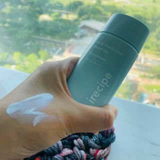 아이레시피 마일드 히알루로닉 모이스트 업 선스크린 SPF50+ PA++++ — 5점을 준 리뷰어가 2023년 6월 올린 사용 사진