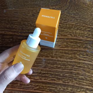 체르엠 스템앤셀 비타민 브라이트닝 에센스 30ml 1개 — 5점을 준 리뷰어가 2021년 9월 올린 사용 사진