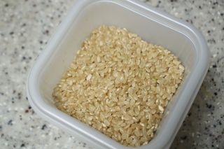 고림상점 풍부한 햇살과 바닷바람이 키우는 강화 교동 쌀 [백미1kg, 현미 1kg] 세트 — 5점을 준 리뷰어가 2021년 12월 올린 사용 사진