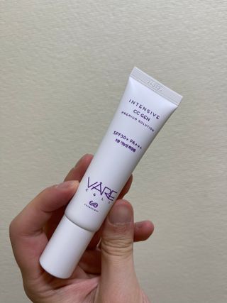 바르셀 톤업선크림 미백 메이크업베이스 CC크림 인텐시브 씨씨 젠 30ml — 3.5점을 준 리뷰어가 2021년 11월 올린 사용 사진