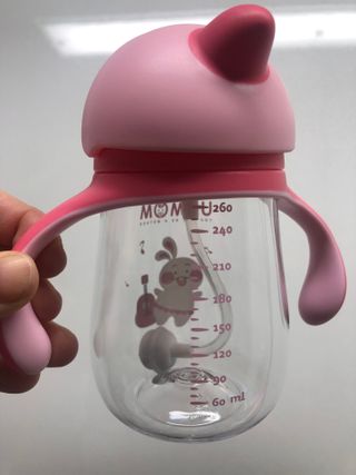 유비맘 트라이탄 코니빨대컵_컬러 랜덤 발송 — 5점을 준 리뷰어가 2021년 2월 올린 사용 사진