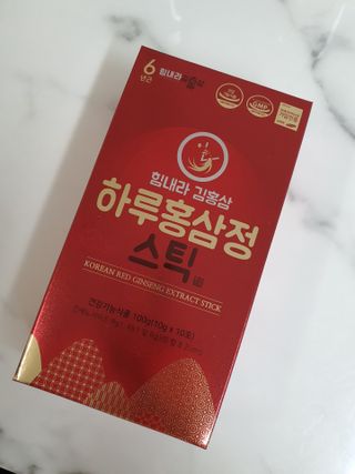 힘내라김홍삼 하루홍삼정스틱 10g x 10포 — 3점을 준 리뷰어가 2021년 3월 올린 사용 사진