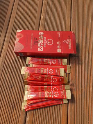 힘내라김홍삼 하루홍삼정스틱 10g x 10포 — 4점을 준 리뷰어가 2021년 5월 올린 사용 사진