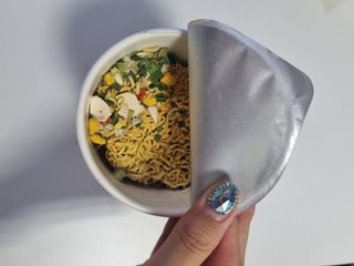 NISSIN 닛신 컵누들  4종 - 씨푸드오리지날, 씨푸드 스파이시, 씨푸드 커리, 씨푸드 XO소스 — 5점을 준 리뷰어가 2022년 5월 올린 사용 사진