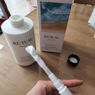 레츄얼 더 센트 바디로션 시크릿 파라다이스(500ml) — 5점을 준 리뷰어가 2022년 7월 올린 사용 사진