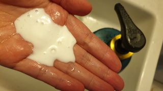 [포레스트스토리] 탈모증상완화 샴푸 1,000ml — 5점을 준 리뷰어가 2022년 6월 올린 사용 사진