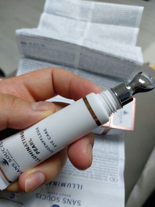산수시 일루미네이팅 펄 영양 다크서클 스틱 아이 크림 케어 15ml — 5점을 준 리뷰어가 2021년 6월 올린 사용 사진