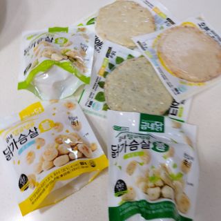 굽네몰 [굽네] 탱글탱글 닭가슴살볼 3종, 닭가슴살 오븐 스테이크 3종 — 4.5점을 준 리뷰어가 2021년 5월 올린 사용 사진