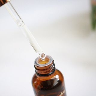 스킨큐어 산다화 비타민c 화이트닝 에센스 30ml — 5점을 준 리뷰어가 2021년 8월 올린 사용 사진
