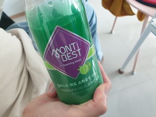 몽베스트 Montbest with Sparkling water Lime20병 — 5점을 준 리뷰어가 2021년 10월 올린 사용 사진