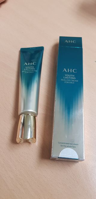 [NEW 탄력유턴 아이크림] AHC 유스 래스팅 리얼 아이크림 포 페이스 — 5점을 준 리뷰어가 2021년 2월 올린 사용 사진