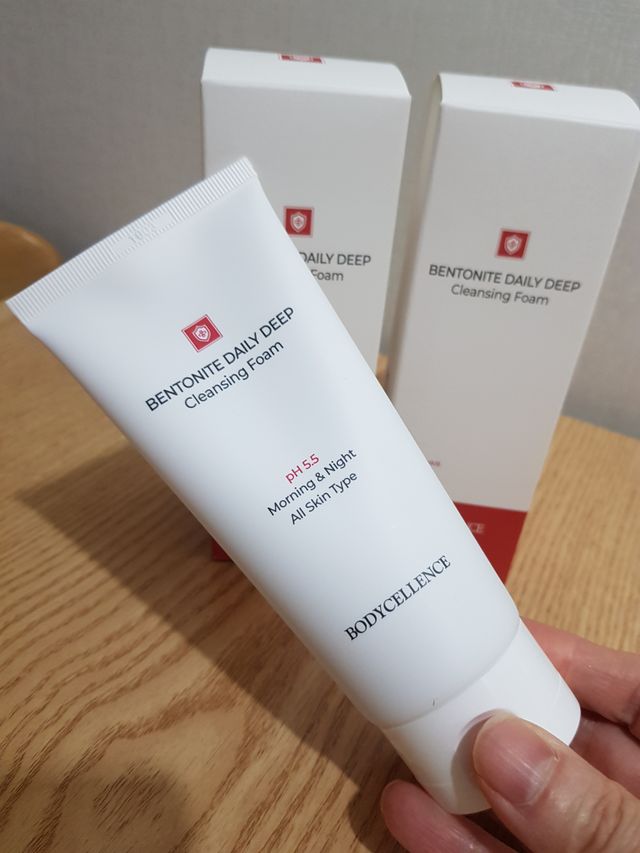 바디셀런스 벤토나이트 데일리 약산성 딥클렌징폼 120ml 리뷰 사진