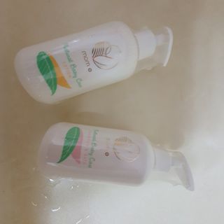 mom e 맘이 내추럴 베이비 케어 샴푸앤바스+로션 — 5점을 준 리뷰어가 2021년 1월 올린 사용 사진