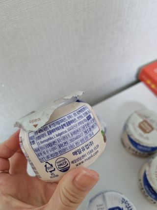 매일바이오 그릭요거트 오리지널 플레인 4개, 로스터리 커피믹스 4개 — 4점을 준 리뷰어가 2021년 12월 올린 사용 사진