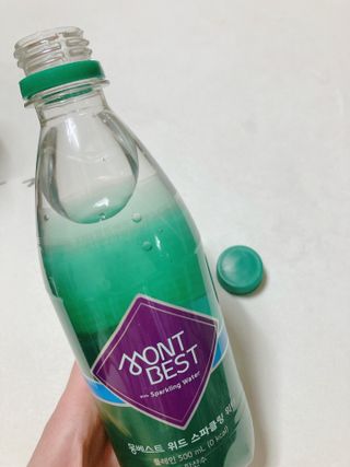 몽베스트 Montbest with Sparkling water Plain 20병 — 4점을 준 리뷰어가 2022년 11월 올린 사용 사진