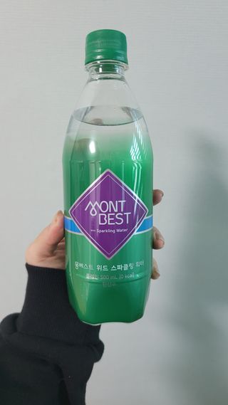 몽베스트 Montbest with Sparkling water Plain 20병 — 5점을 준 리뷰어가 2021년 11월 올린 사용 사진