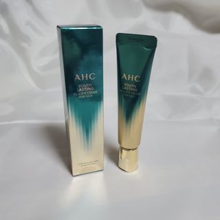 [NEW 탄력유턴 아이크림] AHC 유스 래스팅 리얼 아이크림 포 페이스 — 5점을 준 리뷰어가 2021년 3월 올린 사용 사진