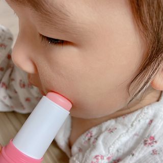 스킨큐어 산다화 카멜리아 안티 링클 멀티밤 — 5점을 준 리뷰어가 2022년 10월 올린 사용 사진