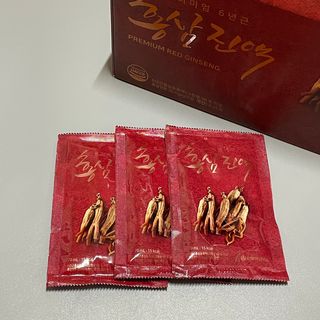서울약사신협_프리미엄 6년근 홍삼진액_70mlx30포 — 5점을 준 리뷰어가 2021년 2월 올린 사용 사진