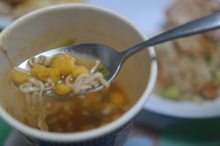 NISSIN 닛신 컵누들  4종 - 씨푸드오리지날, 씨푸드 스파이시, 씨푸드 커리, 씨푸드 XO소스 — 5점을 준 리뷰어가 2022년 4월 올린 사용 사진
