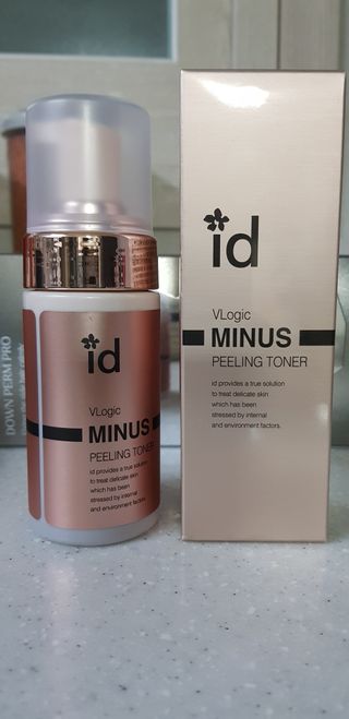 아이디플라코스메틱 아이디 브이로직 마이너스 필링 토너 110ml — 5점을 준 리뷰어가 2022년 1월 올린 사용 사진