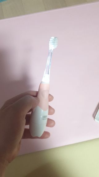 [오라덴스] 99.9 항균 칫솔모_키즈 진동칫솔 2,3단계 중 택 1 — 4.5점을 준 리뷰어가 2021년 7월 올린 사용 사진