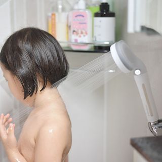 바디빔 더블클린 비타 샤워기 — 5점을 준 리뷰어가 2021년 8월 올린 사용 사진