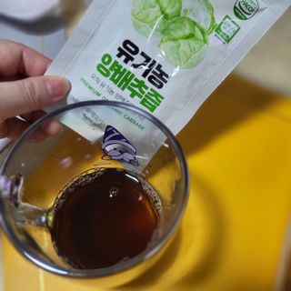 참앤들황토농원 국내산 유기농 양배추를 그대로 담은,  유기농 양배추즙  80ml X 30포 1박스 — 5점을 준 리뷰어가 2023년 4월 올린 사용 사진
