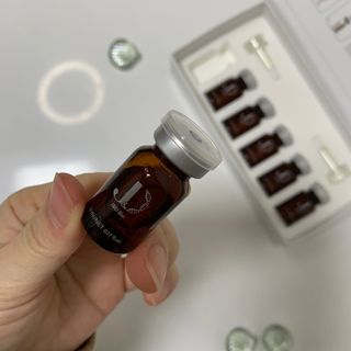 제이앤디바이오 앙코르 블랑 브라이트닝 앰플 — 5점을 준 리뷰어가 2022년 2월 올린 사용 사진