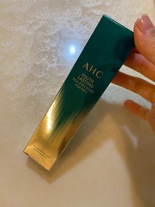 [NEW 탄력유턴 아이크림] AHC 유스 래스팅 리얼 아이크림 포 페이스 — 5점을 준 리뷰어가 2021년 1월 올린 사용 사진